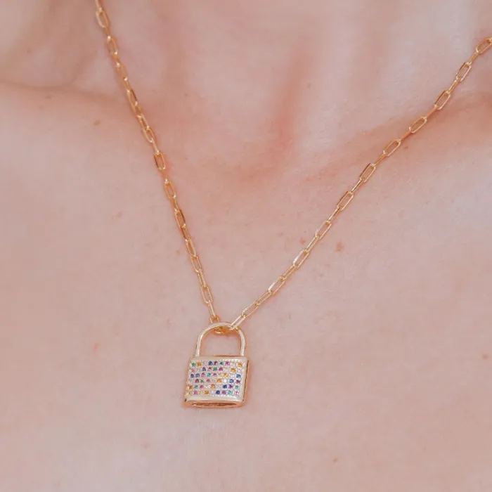 Colar Cartier com Pingente de Cadeado